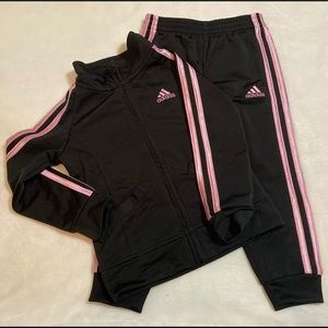 Toddler girl adidas tracksuit 3T Black with pink strips